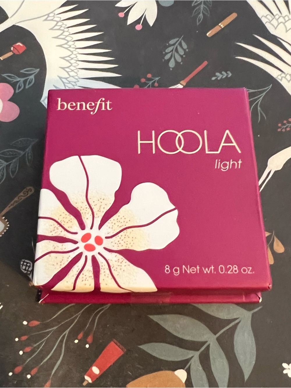 benefit Hoola Light Bronzer Compact in Bright Pink Packaging